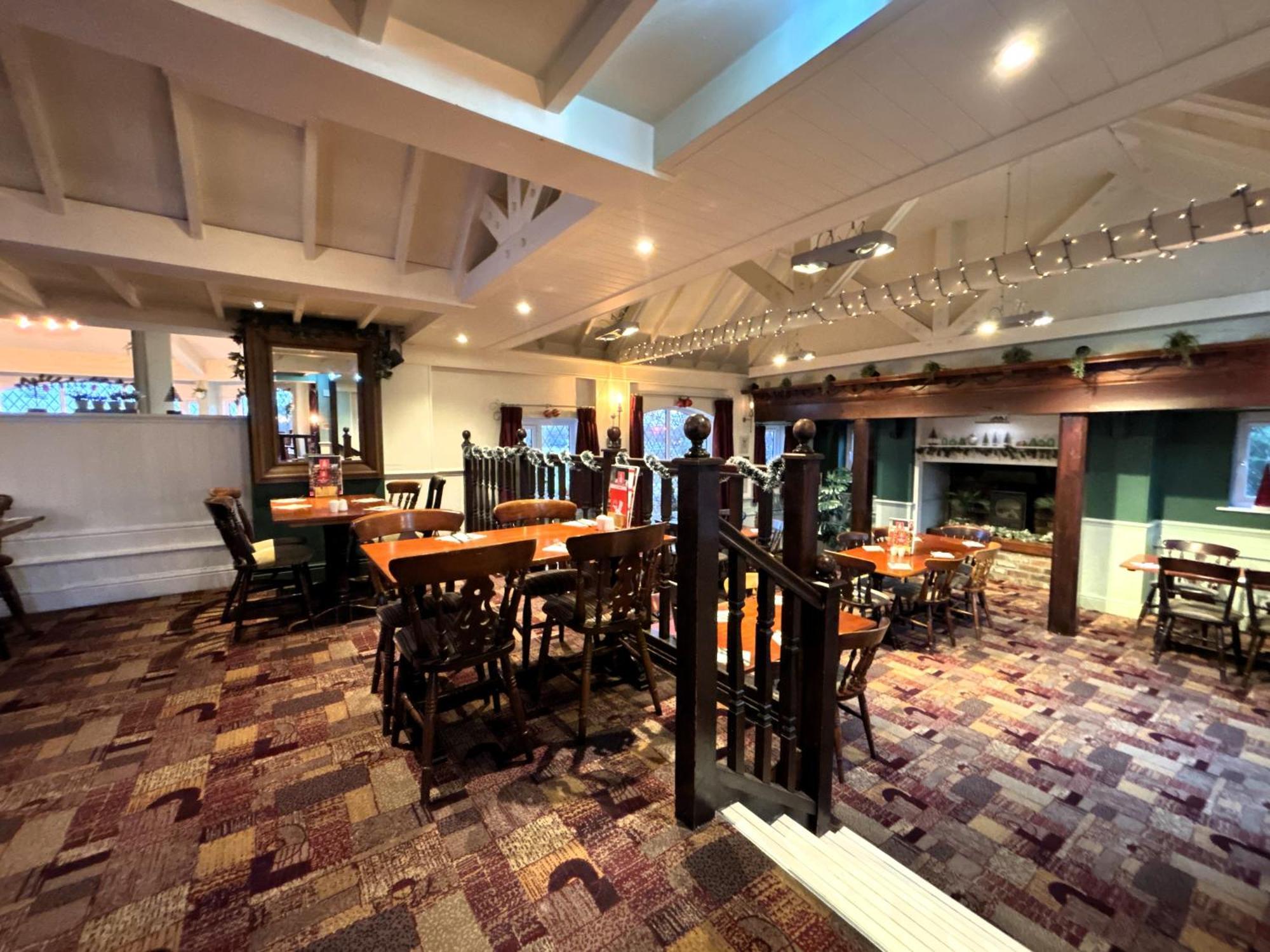 Premier Roomz Two Mills Ledsham  ภายนอก รูปภาพ